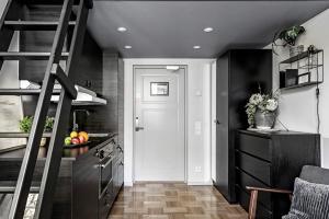 Dapur atau dapur kecil di Forenom Aparthotel Stockholm Bromma