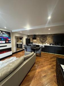 TV a/nebo společenská místnost v ubytování Cottage Retreat