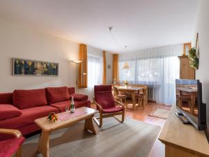 Posezení v ubytování Ferienwohnanlage Oberaudorf B 3 mit Hallenbad und Sauna