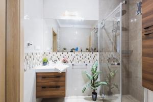 Et badeværelse på Apartament ZEUS - Beskid Apartment + 18 billeder