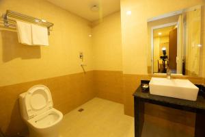Bilik mandi di Hotel Quest