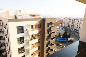 Balkón nebo terasa v ubytování Premium L&L Apartments Modern Designer Stay with Spa Vibe