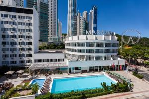 Swimmingpoolen hos eller tæt på Marambaia Hotel e Convenções