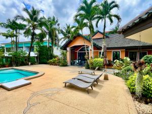 Πισίνα στο ή κοντά στο Villa Coconut Khaolak