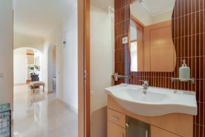 Koupelna v ubytování Burgau Penthouse + 51 fotografií