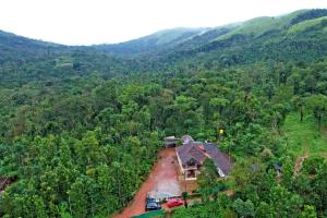 Gallery image of Karadikallu Homestay - Private Waterfalls, Hill Top, Home Food in Sakleshpur