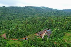 Gallery image of Karadikallu Homestay - Private Waterfalls, Hill Top, Home Food in Sakleshpur