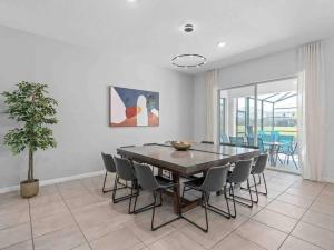 Фотография из галереи Super Huge- 12BD 12BAs - Sleeps 38 в Киссимми