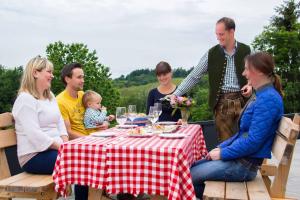 Gallery image of Weingut - Gästezimmer Resch Ludwig vlg. Powoden in Leutschach +22 photos
