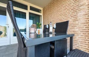 Balkón nebo terasa v ubytování 2 Bedroom Cozy Home In Bruinisse