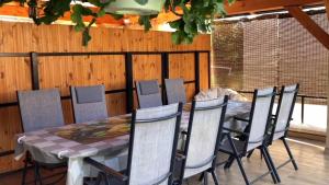 A seating area at Rita-Vár Szálláshely