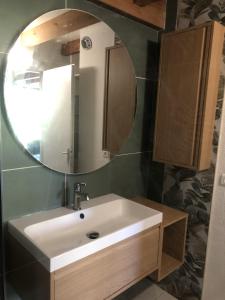 Ein Badezimmer in der Unterkunft Villa OCELANDES