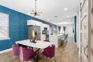 Foto Kissimmees asuva majutusasutuse SUPER LUXE- SLEEPs 17 - DESIGNs & NEAR Disney galeriist +17 fotot