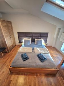 Posteľ alebo postele v izbe v ubytovaní Zulu Apartments Old Town + 22 fotografií