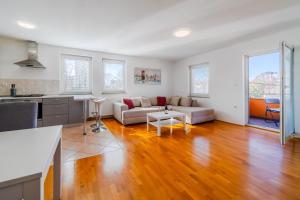 Posedenie v ubytovaní Cherry City Stay Apartment With Parking - Happy Rentals