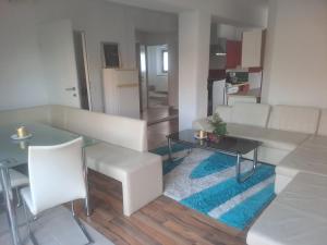 Dapur atau dapur kecil di Lillys Appartement 3 in 3430 Tulln