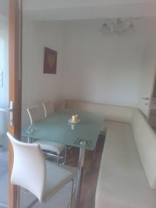 Ruang duduk di Lillys Appartement 3 in 3430 Tulln