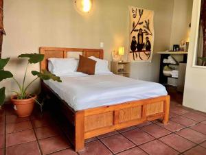 Postelja oz. postelje v sobi nastanitve Mi Zaru sea view hotel Free MA park tour & breakfast