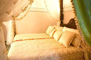 Postel nebo postele na pokoji v ubytování Riad-Boutique Borj Dhab Fez