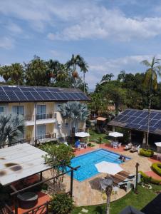 A piscina localizada em Hotel Rio Penedo ou nos arredores