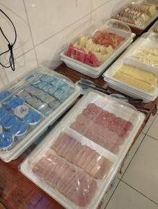 Comida no hotel ou em algum lugar perto