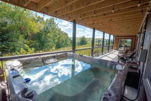 Φωτογραφία από το άλμπουμ του Serenity Ridge- Scenic Luxury Log Estate Getaway σε Stella