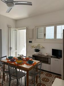 Η κουζίνα ή μικρή κουζίνα στο Appartamento ARIADIMARE fronte spiaggia Rivabella Gallipoli