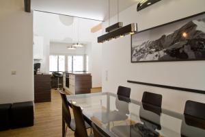 Kuchyň nebo kuchyňský kout v ubytování Arnsteiner Apartments