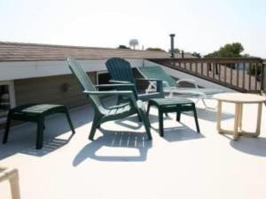 Rõdu või terrass majutusasutuses Single Family, Ship Bottom, Bayside, Deck, Private Yard, Wifi, High Speed Internet, Central Air, Ship Bottom Bay Side Raised Ranch, 2 Decks Close To,