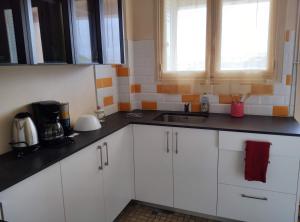 Dapur atau dapur kecil di Appartement entier de 40 m2 proche gare Auterive +3 gambar