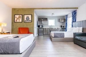 Kuchyň nebo kuchyňský kout v ubytování Beachside All Suites Hotel