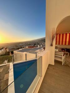 Bazén v ubytování Mirador Balcon del Atlantico y piscina privada nebo v jeho okolí
