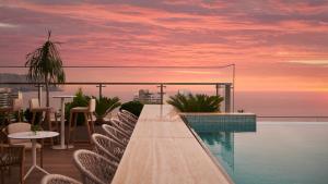 Piscina a Vignette Collection SOUMA Hotel by IHG o a prop