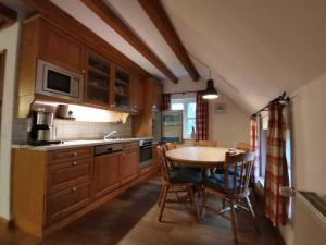 ครัวหรือมุมครัวของ Holiday apartment with 3 bedrooms