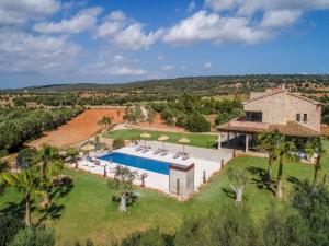 Bazén v ubytování Sa Canoveta with Designer Kitchen nebo v jeho okolí