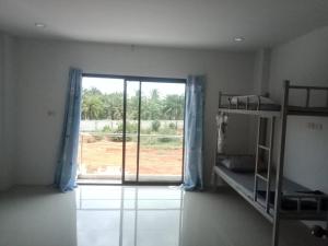 Fotografie z fotogalerie ubytování มังกรเลโฮลเทลกระบี่ Mangkonlay Hostel Krabi v destinaci Ban Khlong Chi Lat