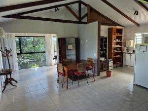 Kuchyň nebo kuchyňský kout v ubytování Chácara do Vale