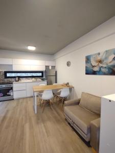 Η κουζίνα ή μικρή κουζίνα στο Tu mono ambiente en Floresta