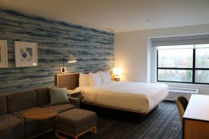 Postel nebo postele na pokoji v ubytování Clarion Hotel Portland International Airport