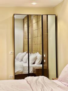 Lodge Pyramids View Hotel客房内的一张或多张床位