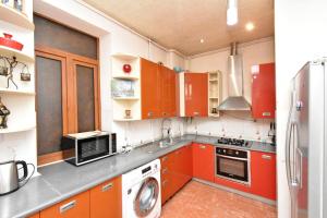 Η κουζίνα ή μικρή κουζίνα στο Rooms in the heart of Yerevan 5