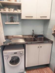 A kitchen or kitchenette at CASA ACCIUGHINA Még 9 kép