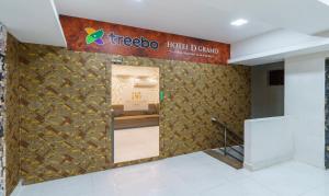 Ο χώρος του λόμπι ή της ρεσεψιόν στο Treebo D Grand