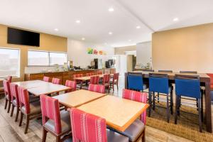 Quality Inn & Suites Georgetown - Seaford餐厅或其他用餐的地方