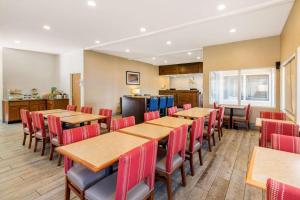 Quality Inn & Suites Georgetown - Seaford餐厅或其他用餐的地方