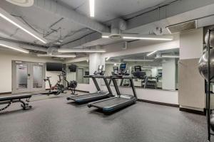 Fitness centrum a/nebo fitness zařízení v ubytování The Quincy, Ascend Hotel Collection