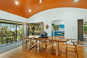 Fotografie z fotogalerie ubytování Reinwood Retreat - A home Nestled in the Treetops of a Rainforest v destinaci Trinity Beach