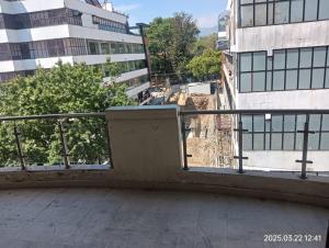 Το κτήριο όπου στεγάζεται  το διαμέρισμα