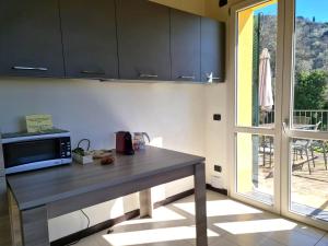 A kitchen or kitchenette at Villa Joana