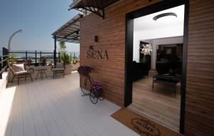 Μπαλκόνι ή βεράντα στο Siena - סוויטה משפחתית מהממת עם בריכה פרטית וג'קוזי ליד הכנרת +21 φωτογραφίες